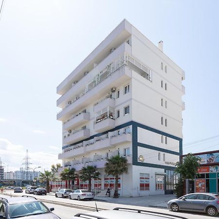 Compas Boutique Hotel Golem  Bagian luar foto