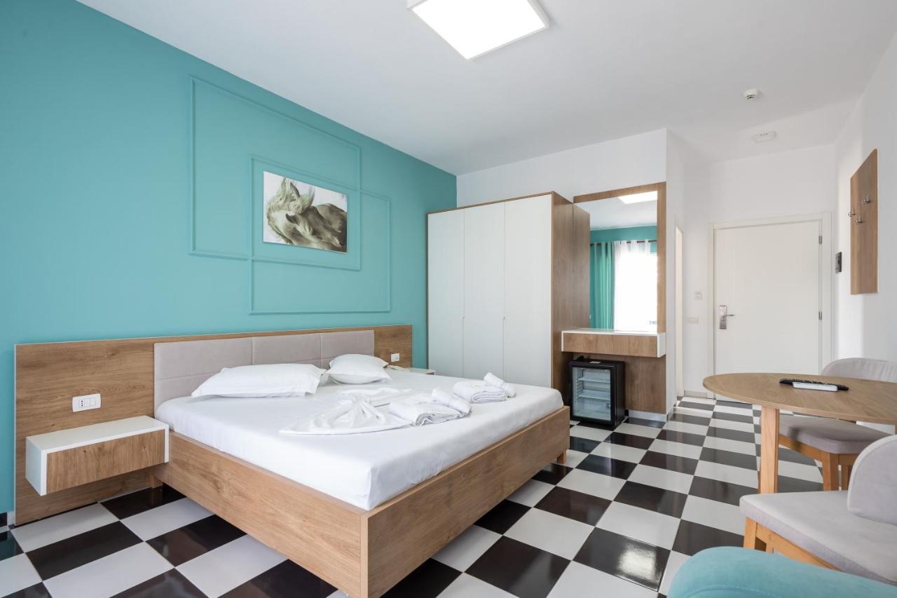 Compas Boutique Hotel Golem  Bagian luar foto