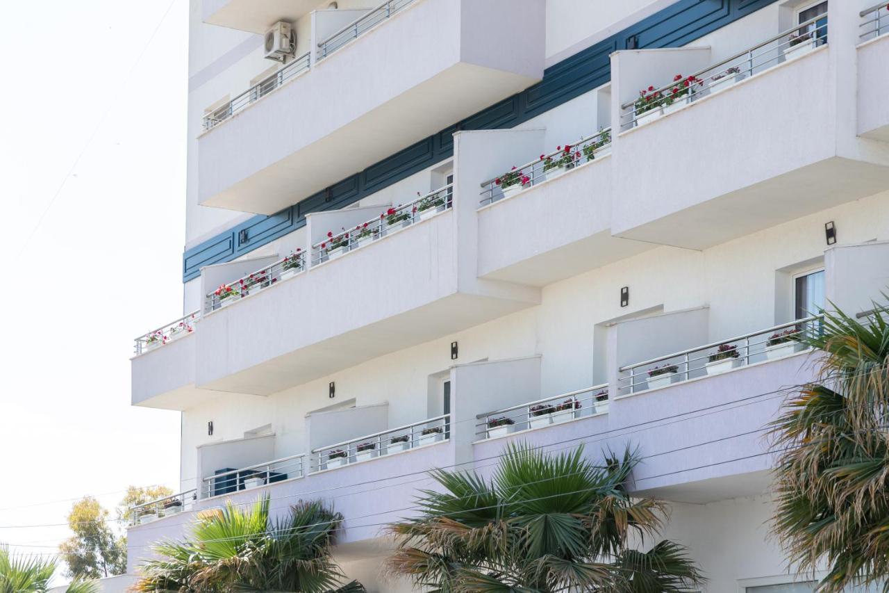 Compas Boutique Hotel Golem  Bagian luar foto