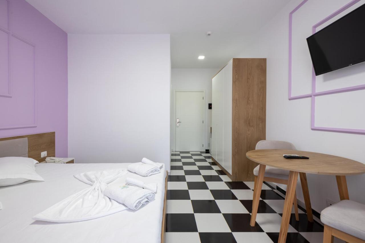 Compas Boutique Hotel Golem  Bagian luar foto