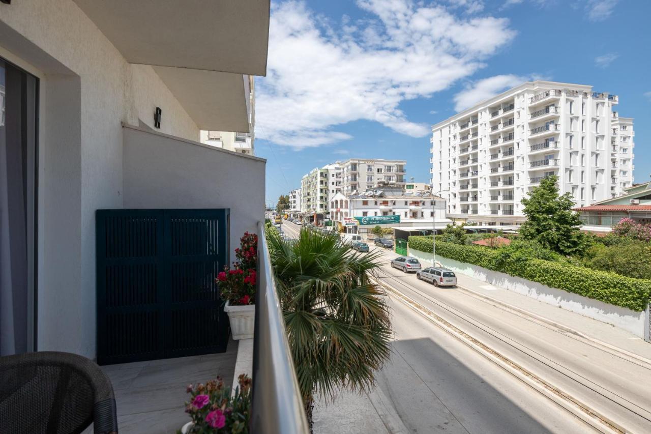 Compas Boutique Hotel Golem  Bagian luar foto