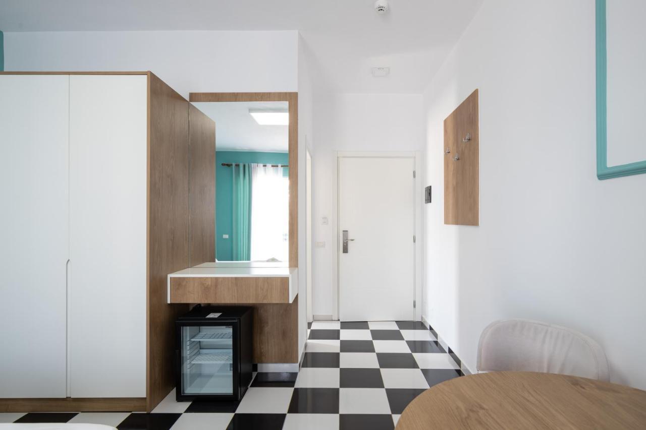 Compas Boutique Hotel Golem  Bagian luar foto