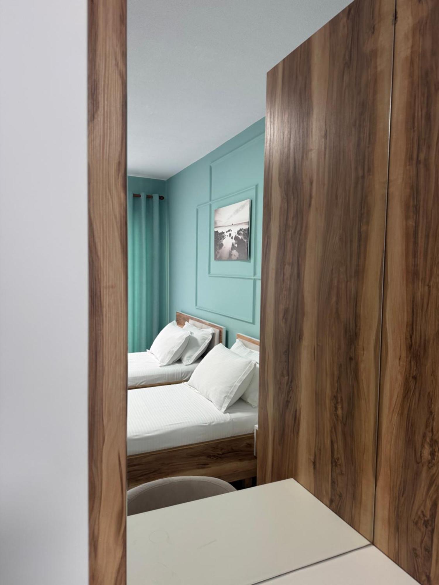 Compas Boutique Hotel Golem  Bagian luar foto