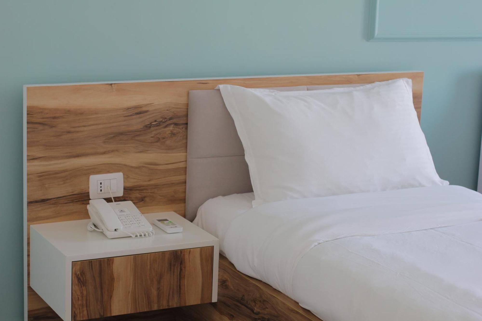 Compas Boutique Hotel Golem  Bagian luar foto