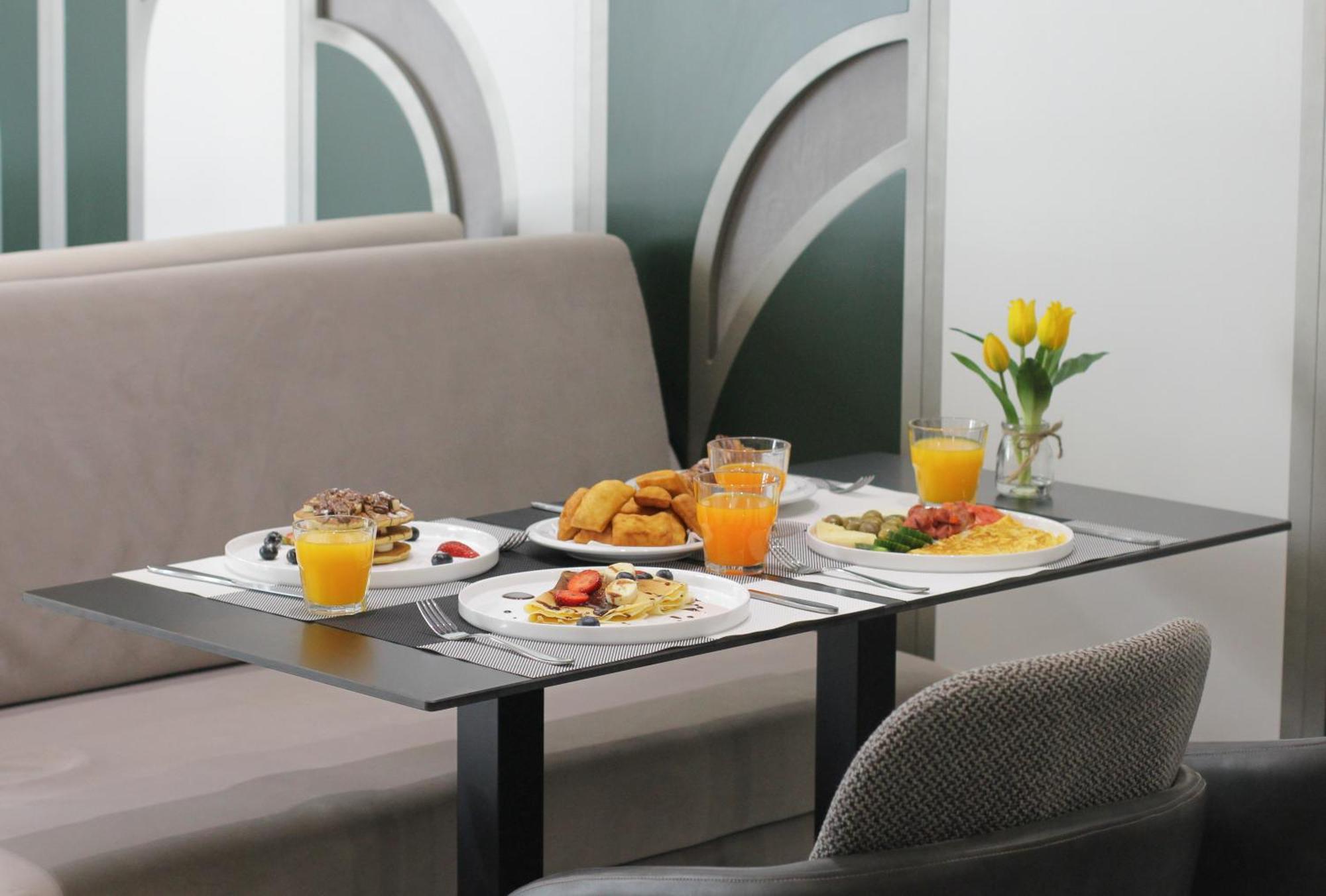 Compas Boutique Hotel Golem  Bagian luar foto