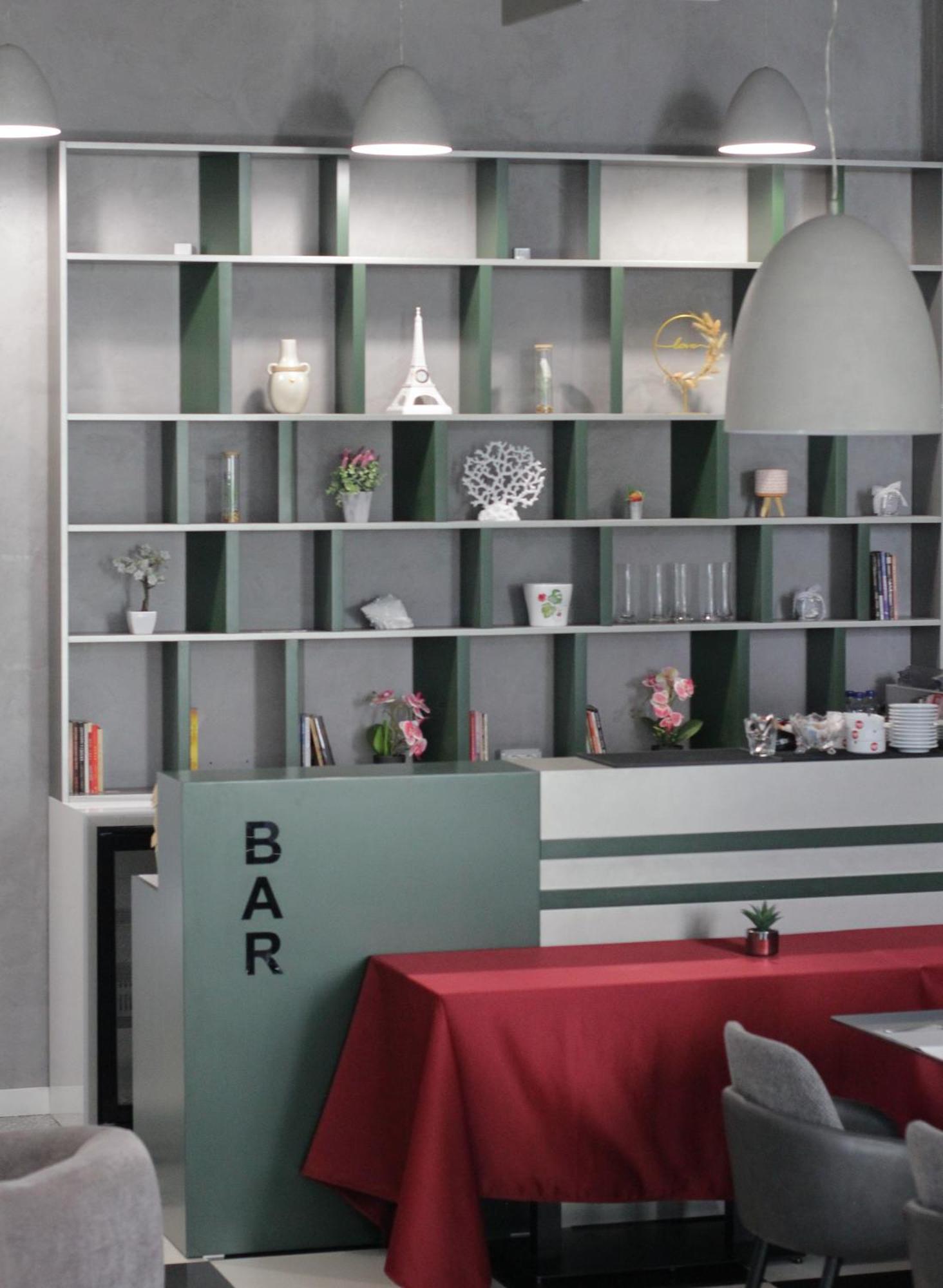 Compas Boutique Hotel Golem  Bagian luar foto