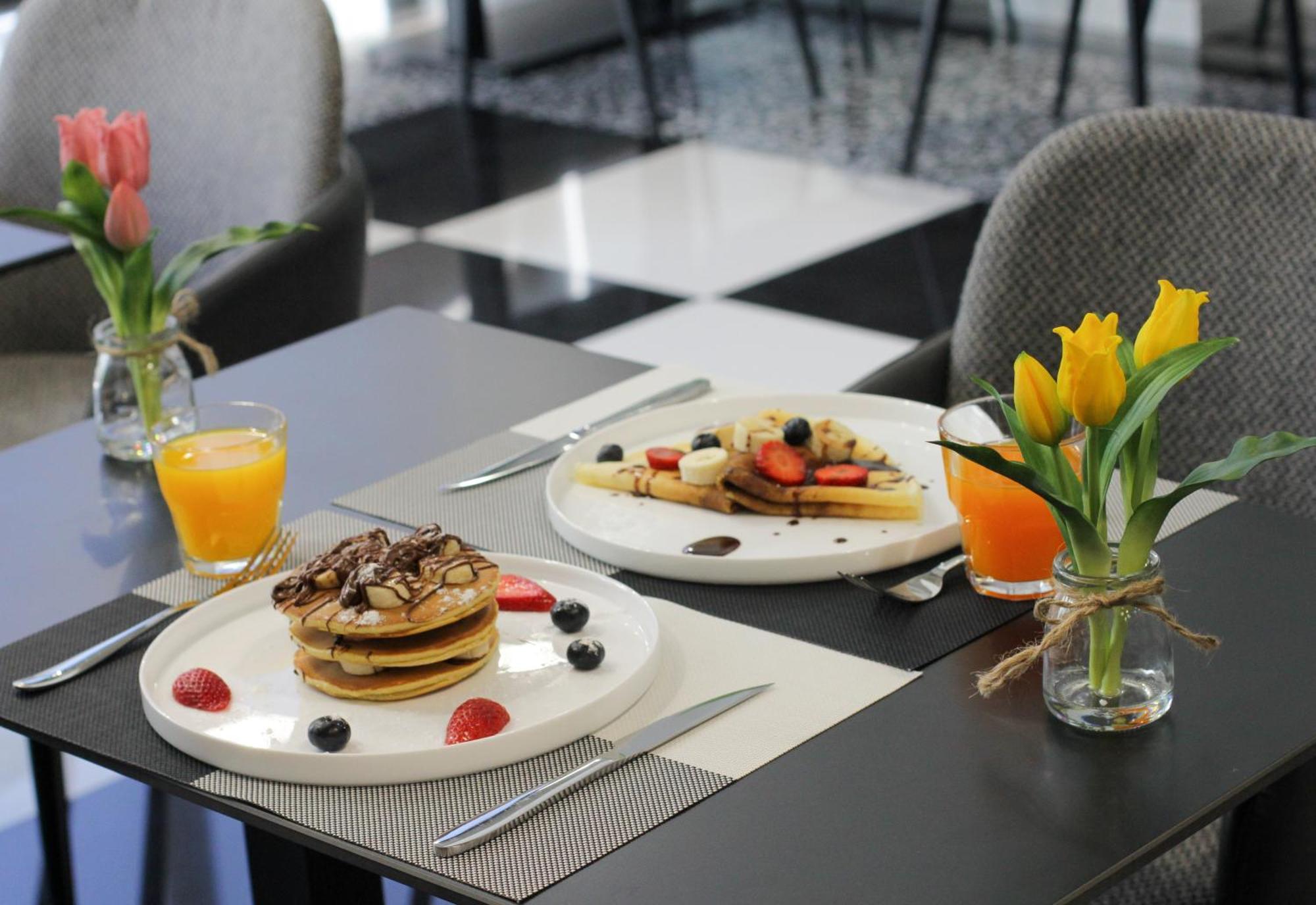Compas Boutique Hotel Golem  Bagian luar foto