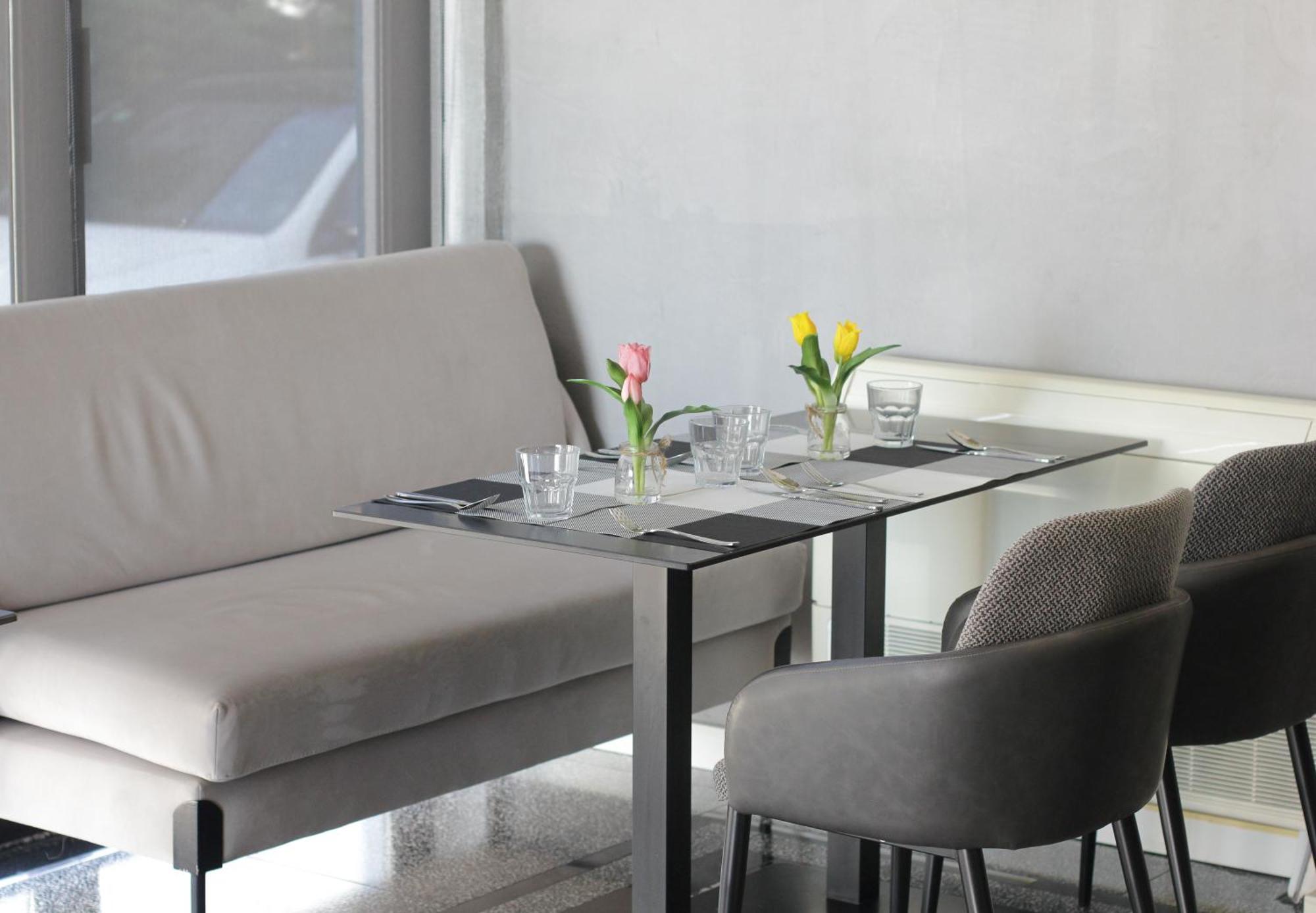 Compas Boutique Hotel Golem  Bagian luar foto